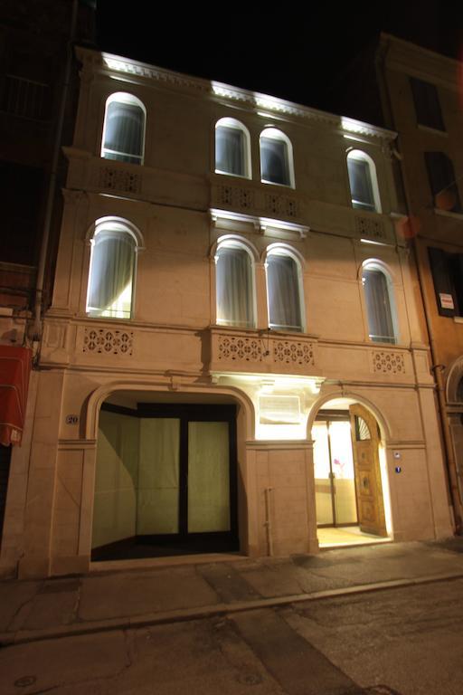פררה Borgoleoni 18 - Room And Breakfast מראה חיצוני תמונה